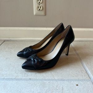 Ann Taylor Black Pumps with Bow Size 6.5